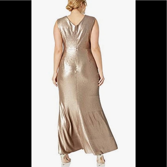 Gorgeous Sandra dress - Picture 2 of 8